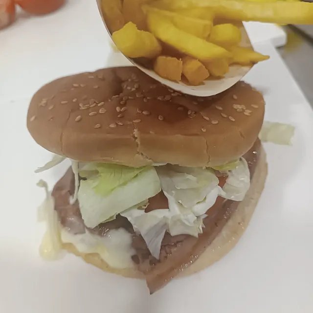 La Buena Comida De Elvira hamburguesa